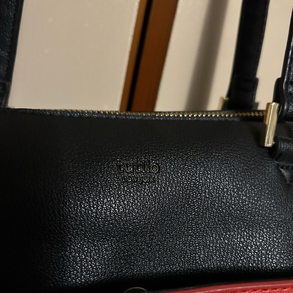 Chic Black and Red Shoulder Bag - Picture 2 of 12